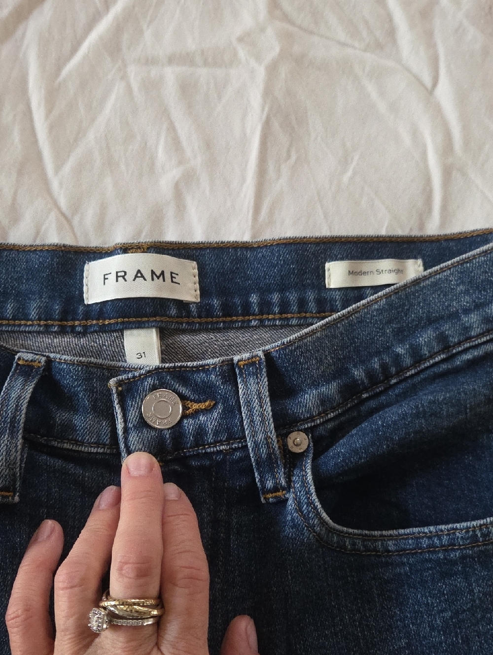 Frame Men's Modern Straight  Bellaire With Slight Stretch.  Men's 31/32